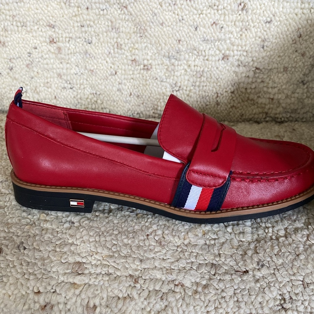 NIB! Tommy Hilfiger Classic Penny loafer, Karvel. Size 6.5 M. - Picture 7 of 8